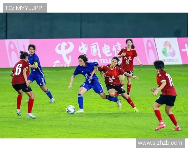 璀璨女足明星闪耀赛场海报图展示她们的风采与实力